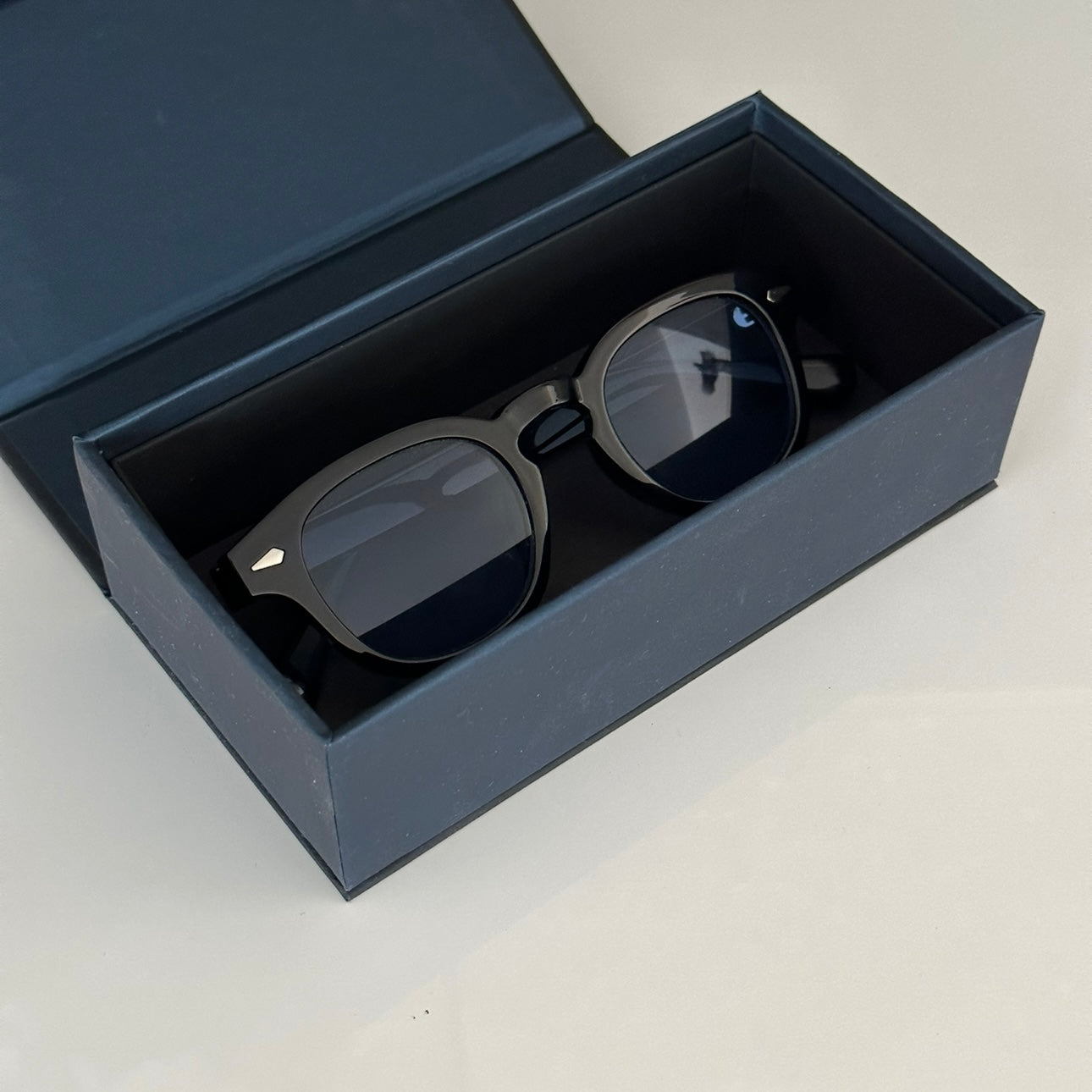 Unclues Vision